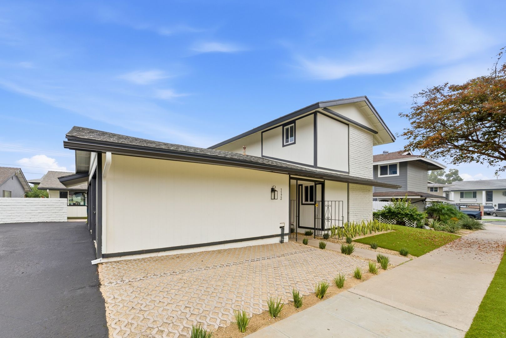 Orange Apartment: 1172 N. Shattuck Street