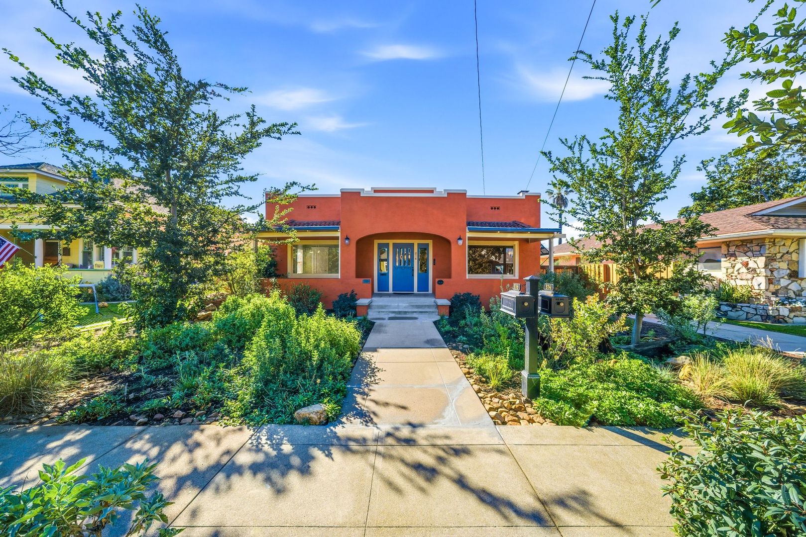 Orange Apartment: 314 E. Palmyra Avenue