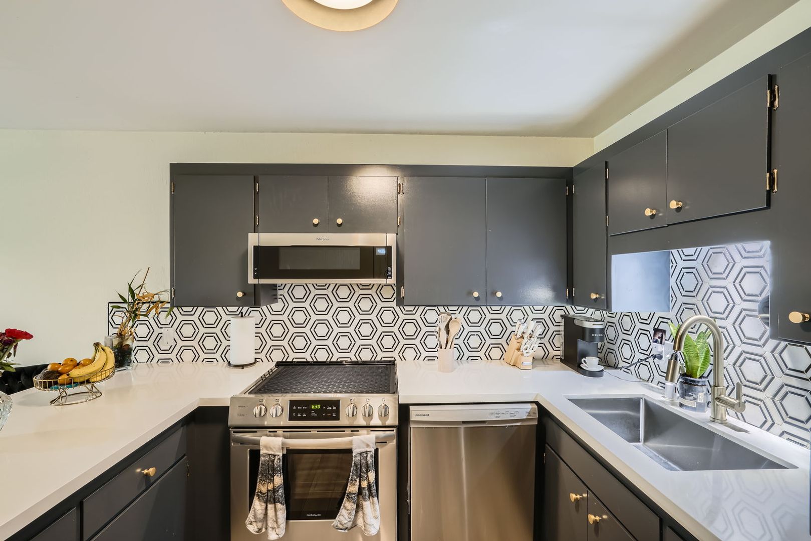 Renton Condo: 1425 S Puget Dr. APT 301