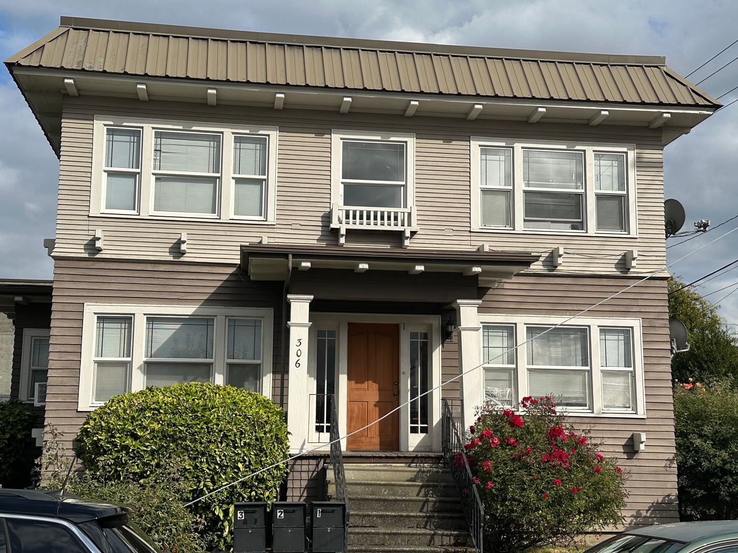 Renton Apartment: 306 Morris Ave S