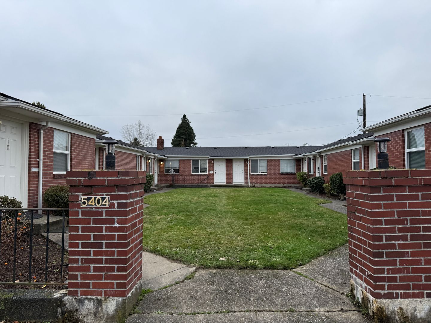 Tacoma Apartment: 5404 S M St