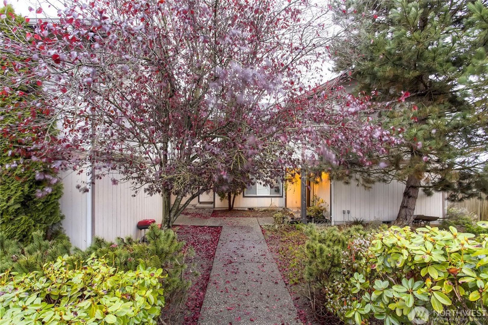 Monroe House: 16881 167th Ave SE