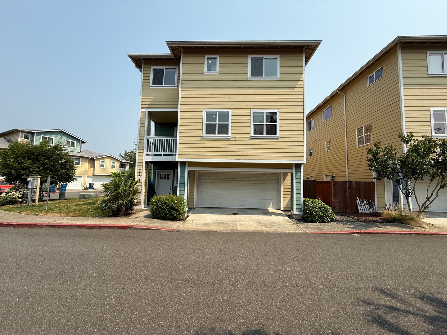 Monroe Townhome: 1017 W Main St APT C101