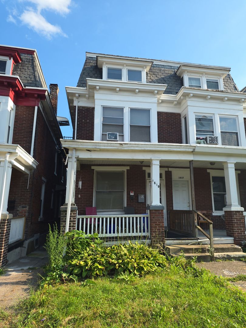 Harrisburg Apartment: 1619 Berryhill St