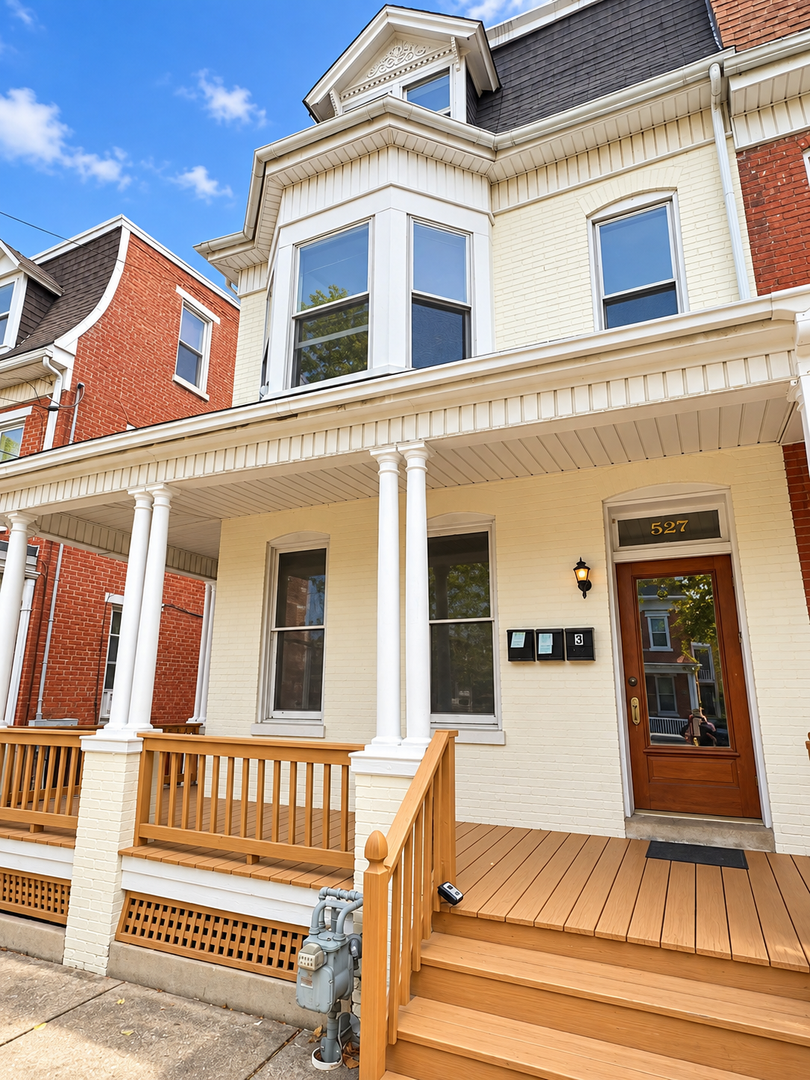 York Apartment: 827 E Prospect St