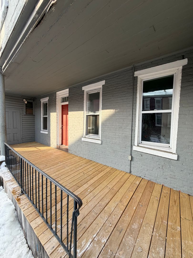 Reading Apartment: 1023 Greenwich St