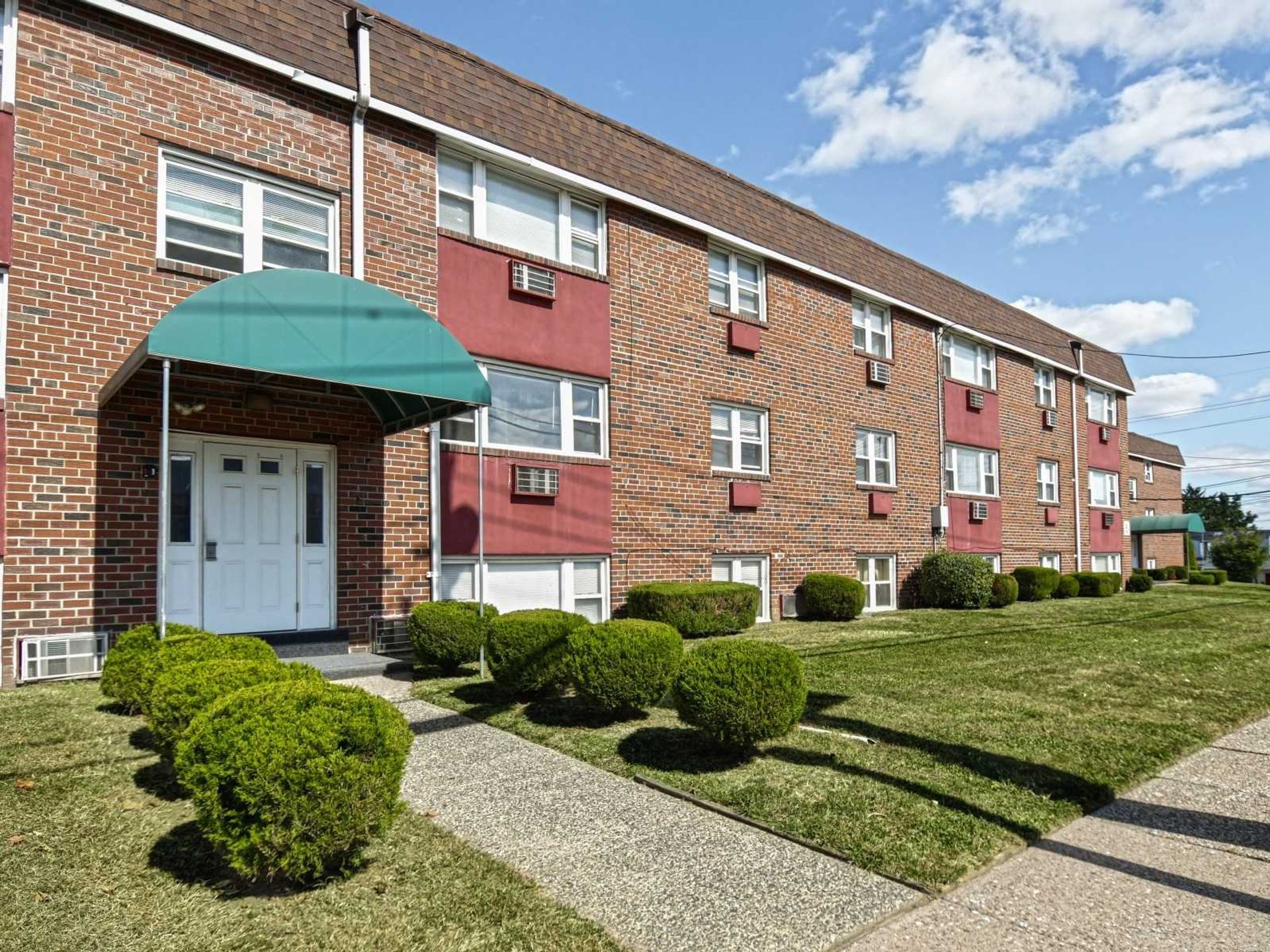 Runnemede Apartment: 1001 Blackhorse Pike