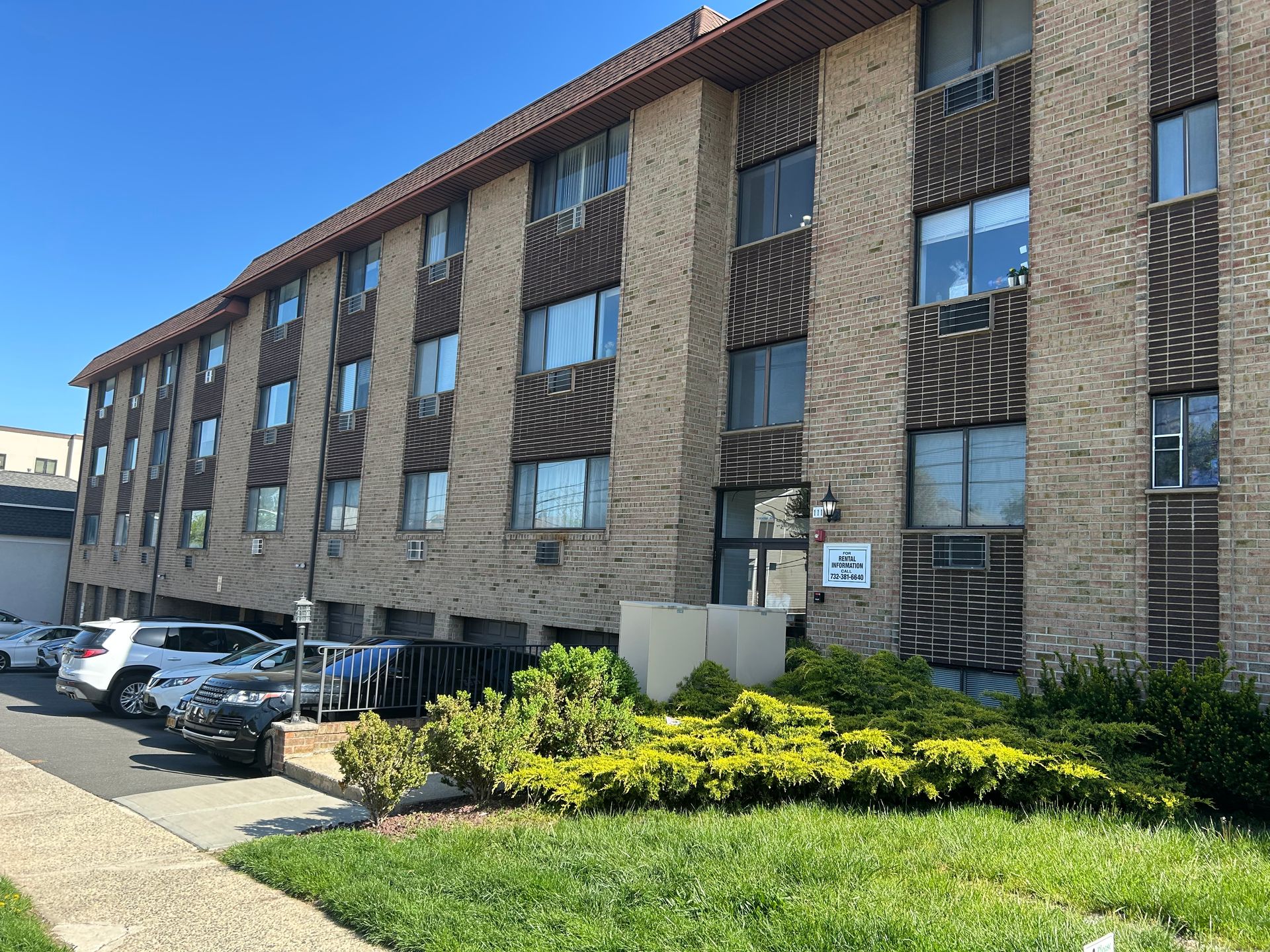 Palisades Park Apartment: 111 West Central Boulevard