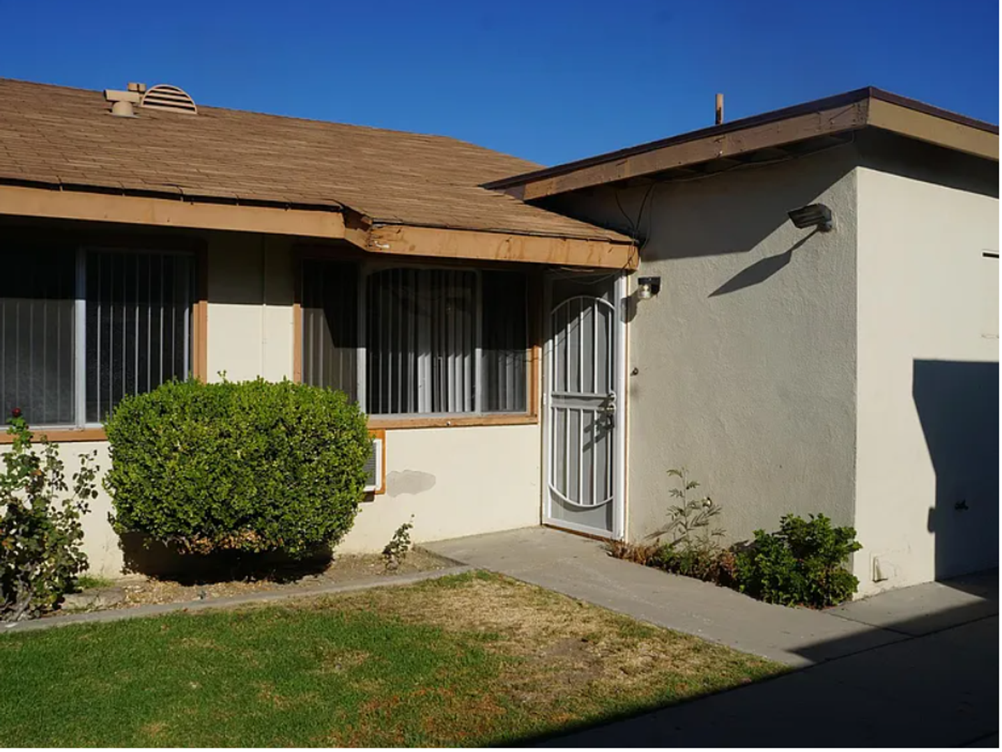 Fillmore Apartment: 219 Sespe & #A&B