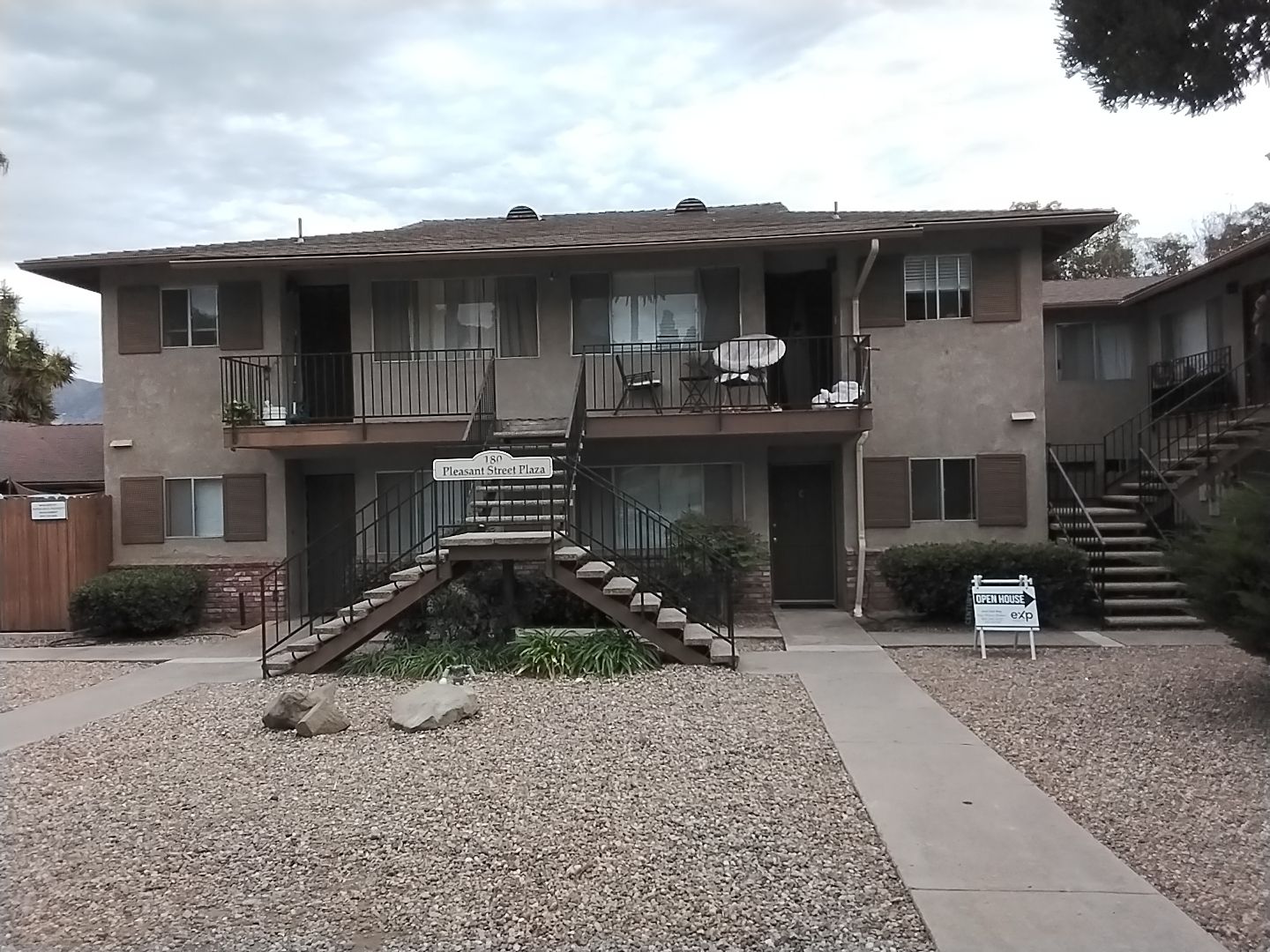 Santa Paula Apartment: 180 E. Pleasant Street #A-G