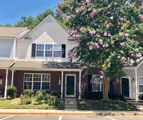 Townhouse – photo 1