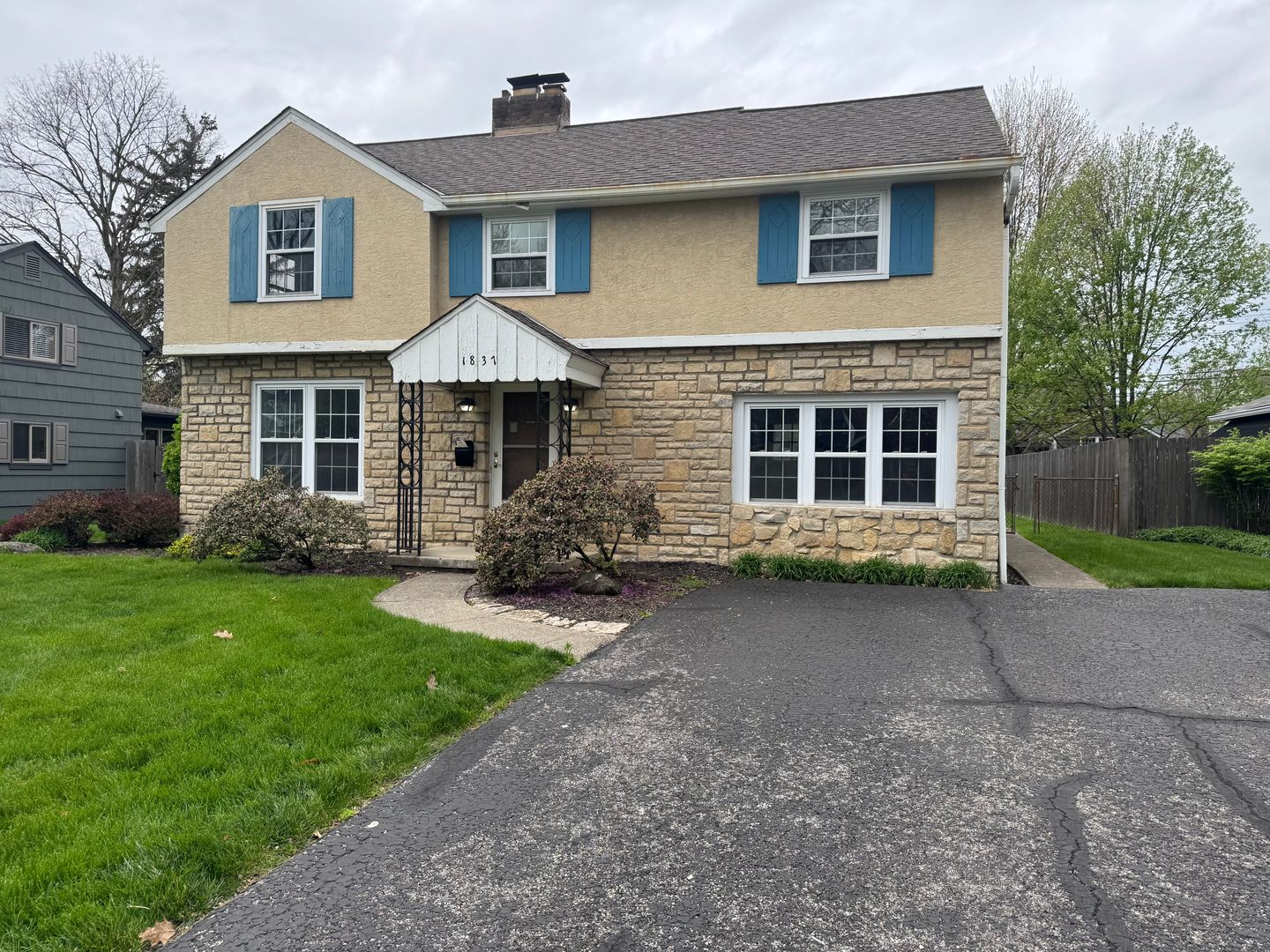 Upper Arlington House: 1837 Elmwood Ave