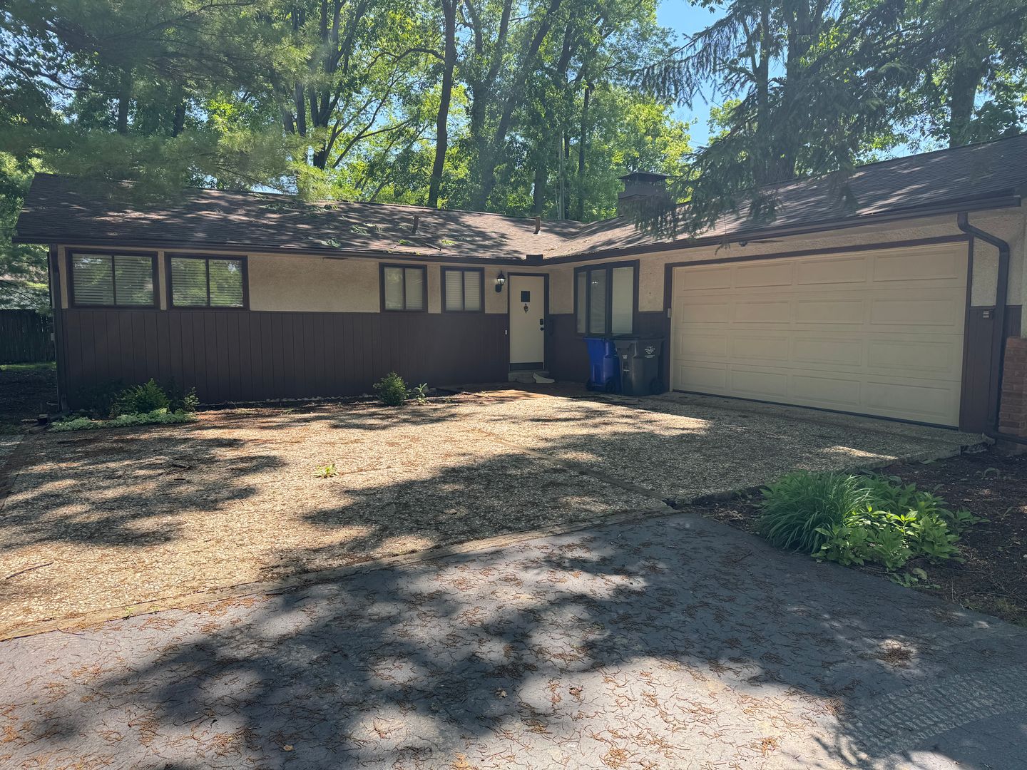 Columbus House: 3134 Herrick Rd