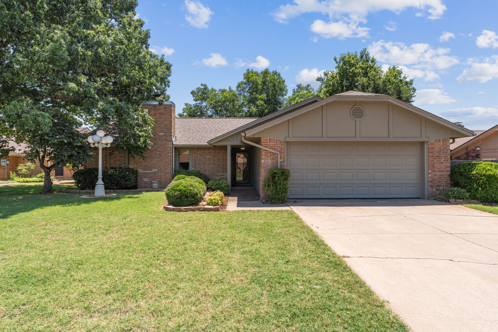 Lawton House: 2303 NW Redwood Lane