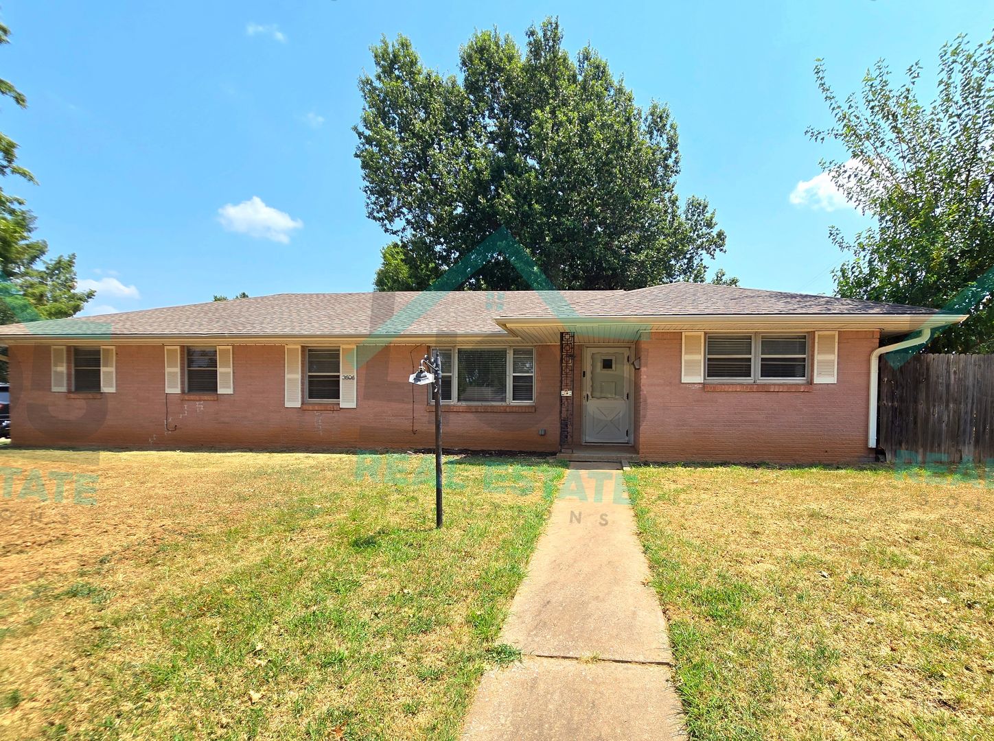 Midwest City House: 3606 Oakhurst Drive