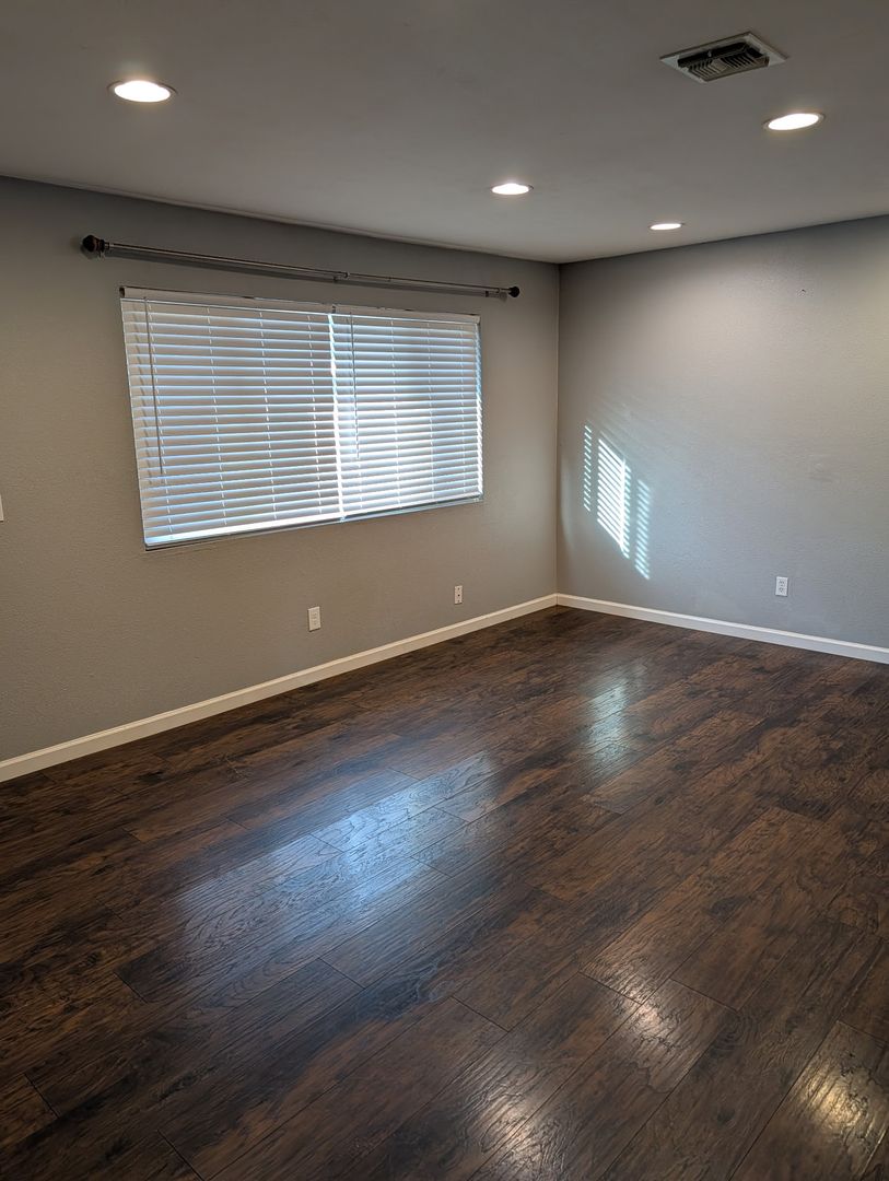 Shasta Lake City House: 4904 Shasta Street