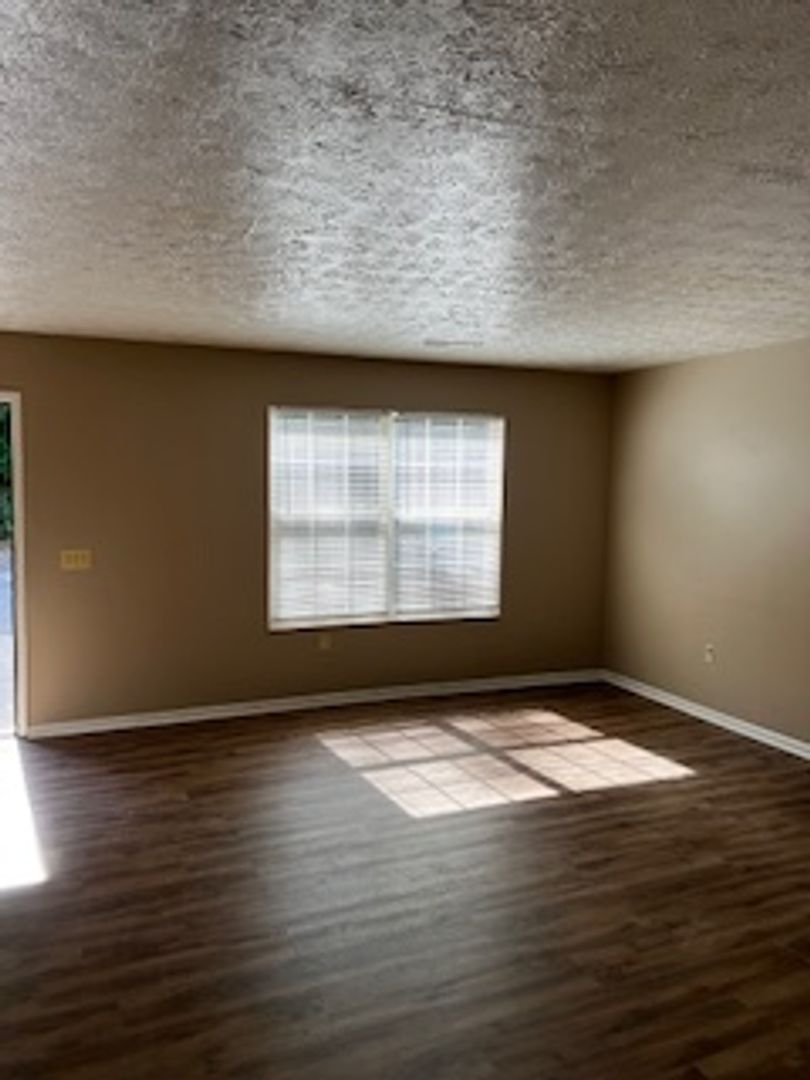 Cincinnati Apartment: 8951 - 9029 Daly Road