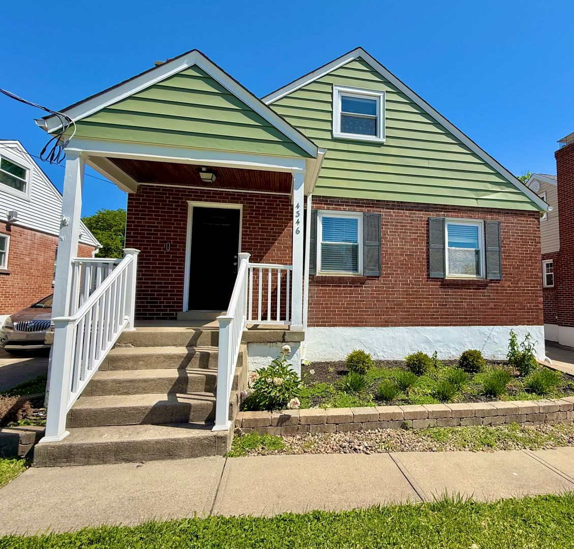 Cincinnati House: 4346 Redmont Ave