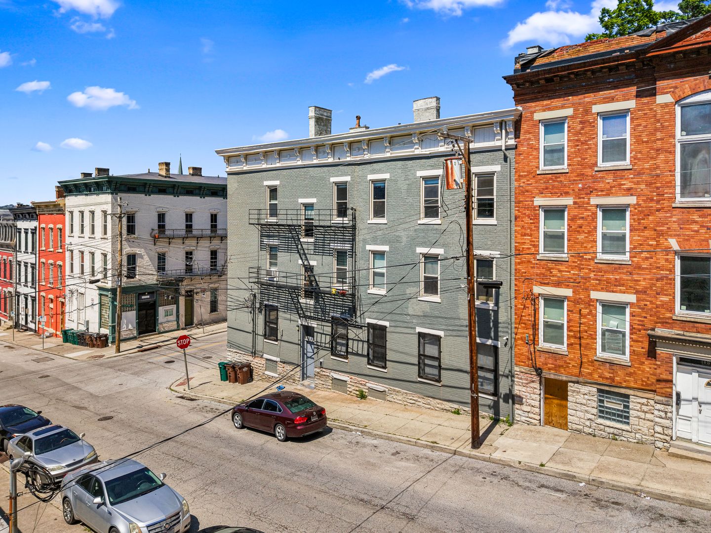 Cincinnati Apartment: 150 East Clifton Ave