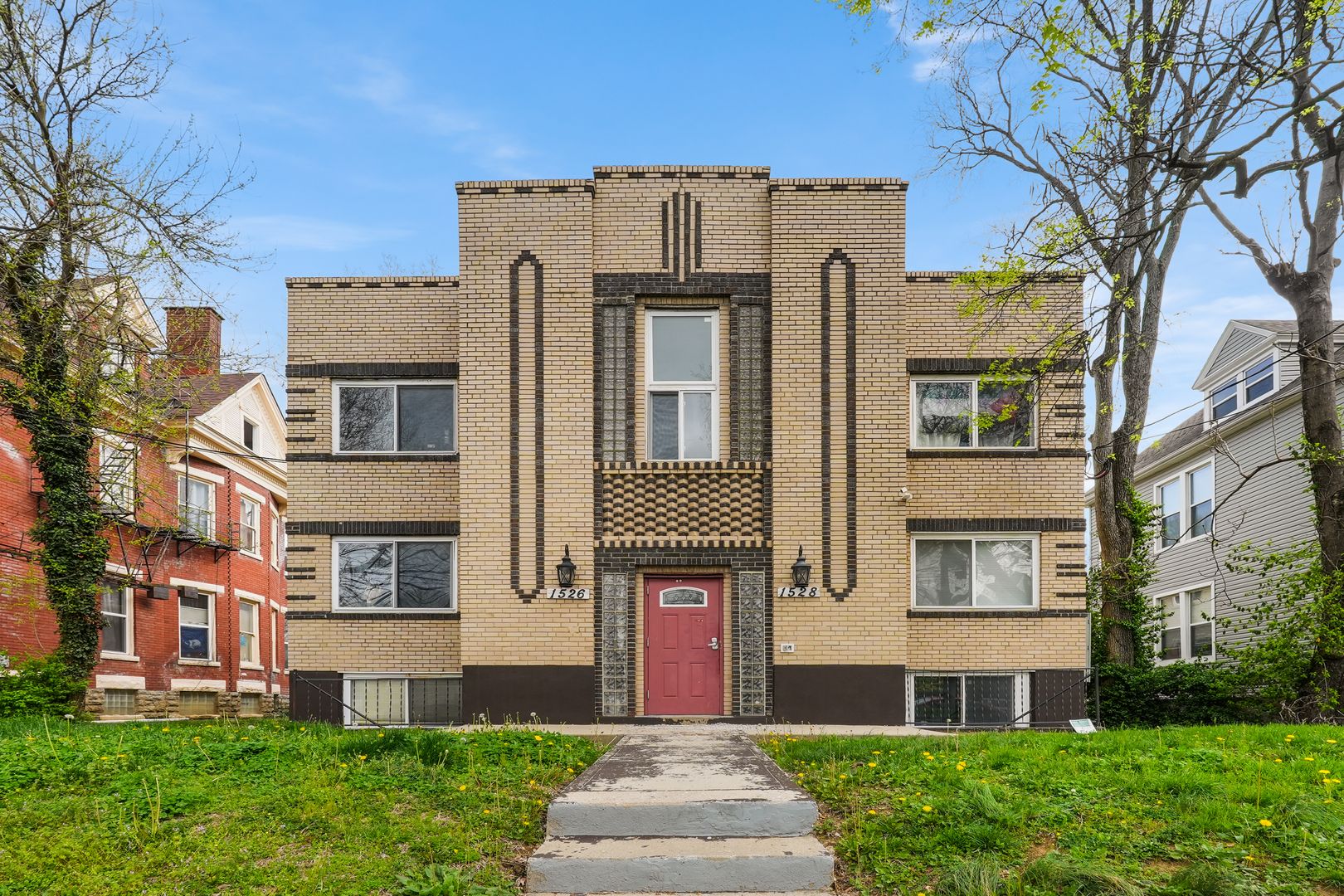 Cincinnati Apartment: 1526 Blair Ave