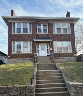 2 Bedroom with Hardwood Floors – 1815 Clarion Ave #1 – photo 1