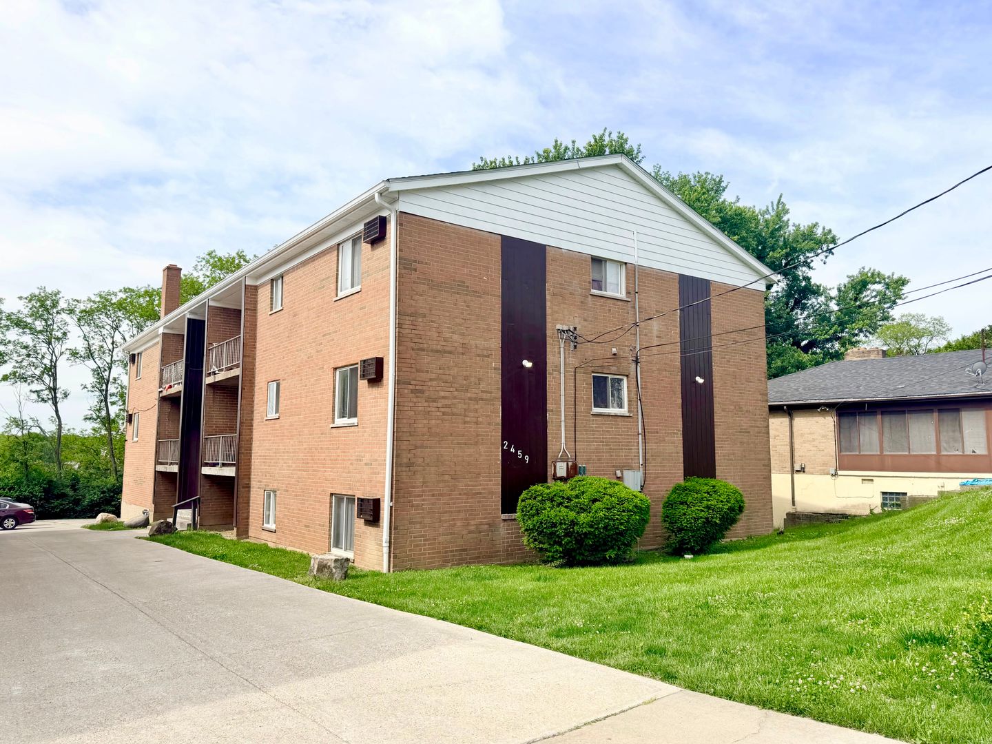 Cincinnati Apartment: 2459 Montana Ave