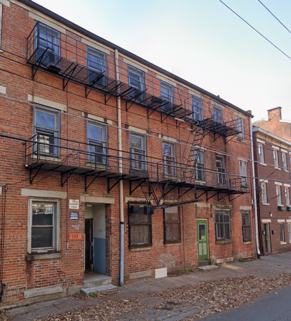 Cincinnati Apartment: 139 East Clifton Ave