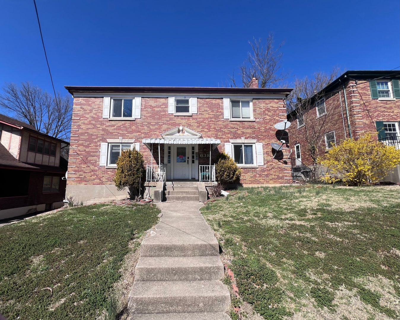 Cincinnati Apartment: 638 Greenwood Ave