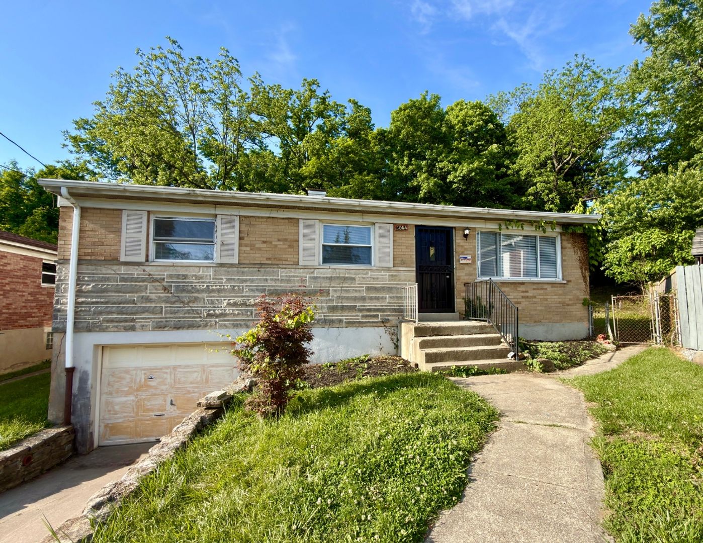 Cincinnati House: 3064 Aquadale Ln