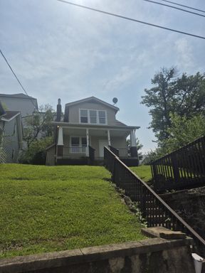 112 10th Ave