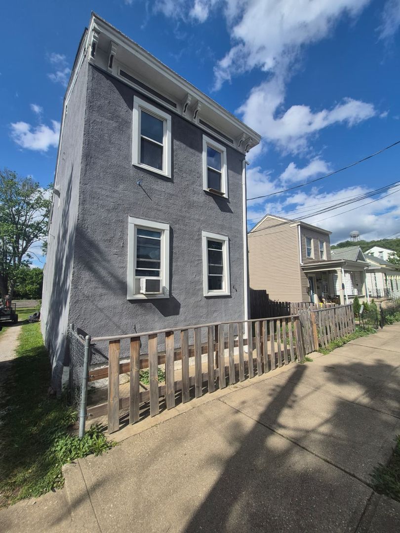 Covington Apartment: 614 E 16th Street