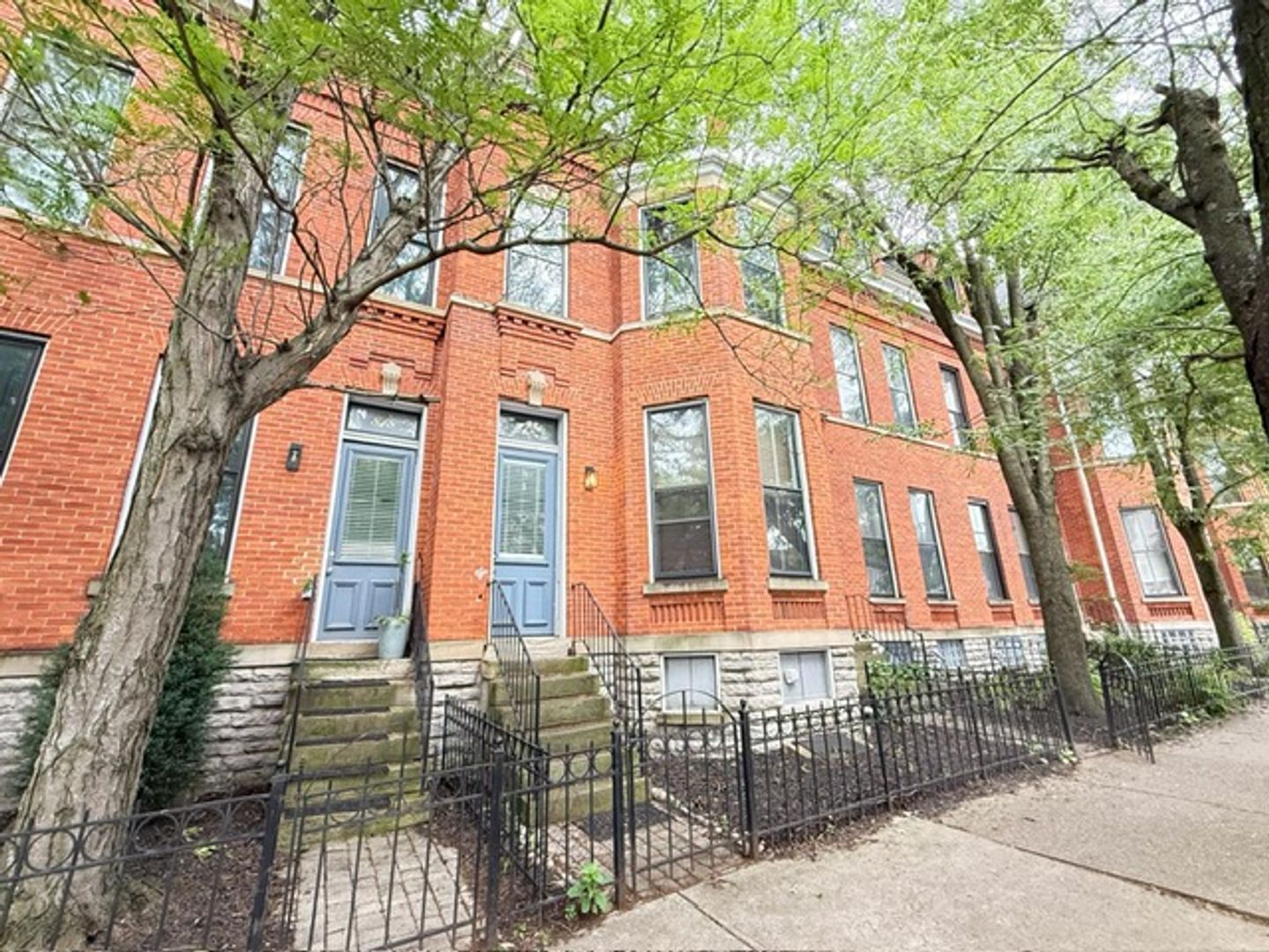 Covington House: 822 Scott Blvd