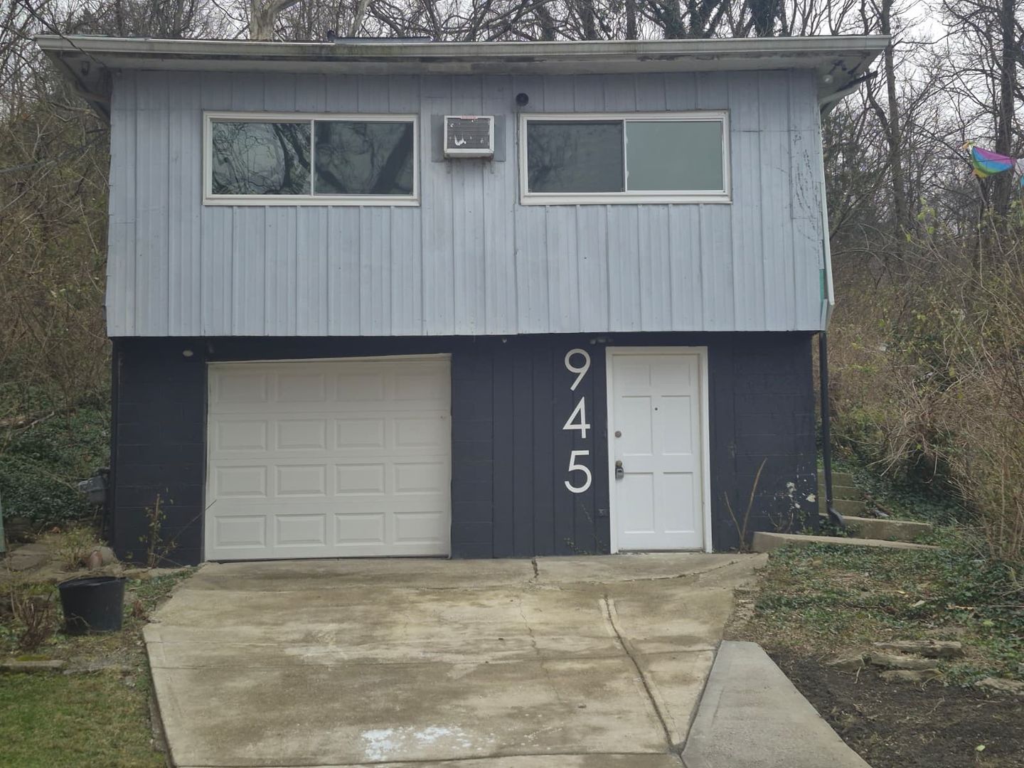 Covington House: 945 John St.