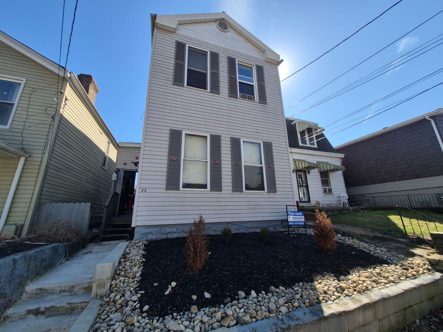 Ludlow Apartment: 23 Ash St