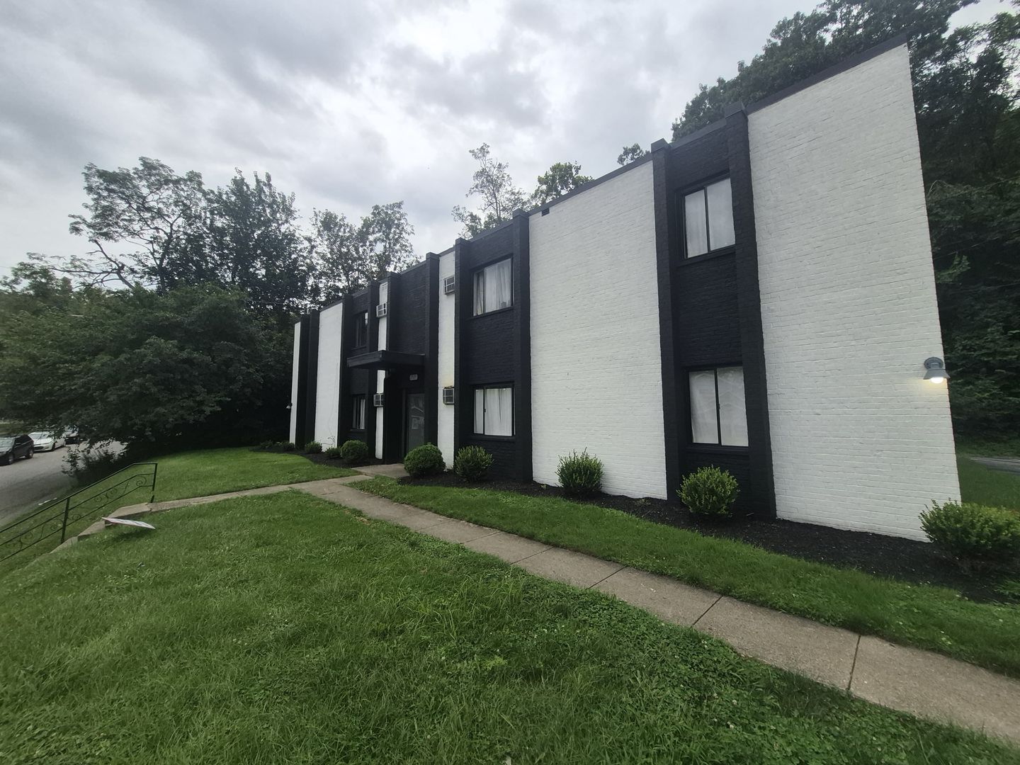 Covington Apartment: 2517-2521 Warren Street