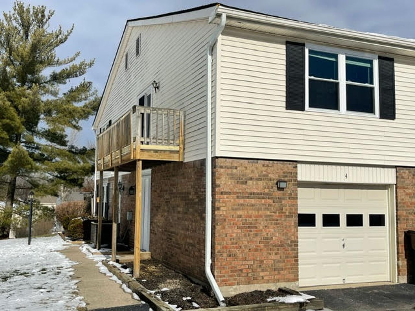 Independence House: 4229 Briarwood Dr. Unit 4