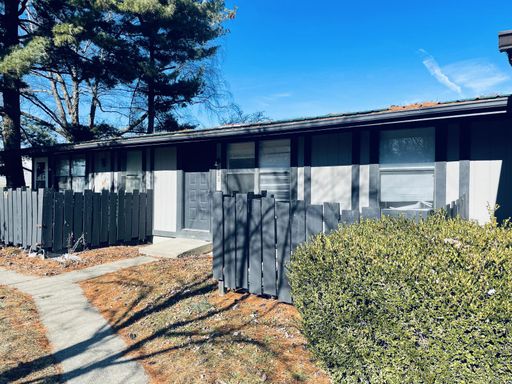 802 Amhurst Dr