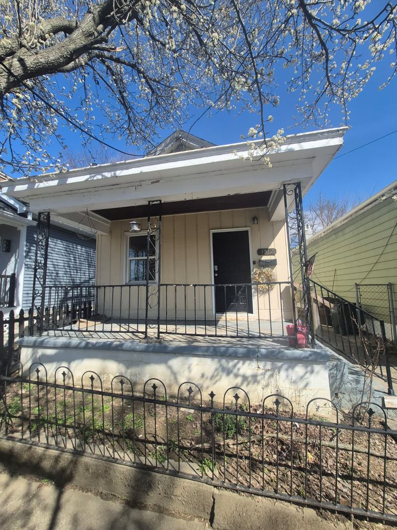 Covington House: 1512 Kavanaugh St