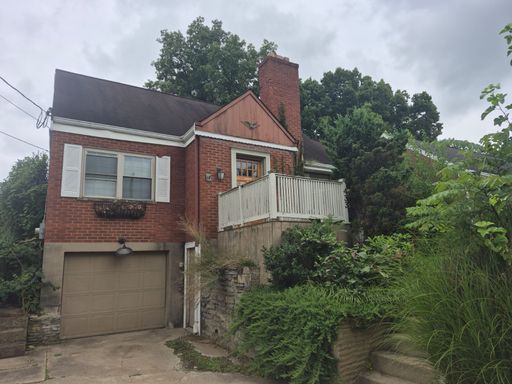 433 Center St