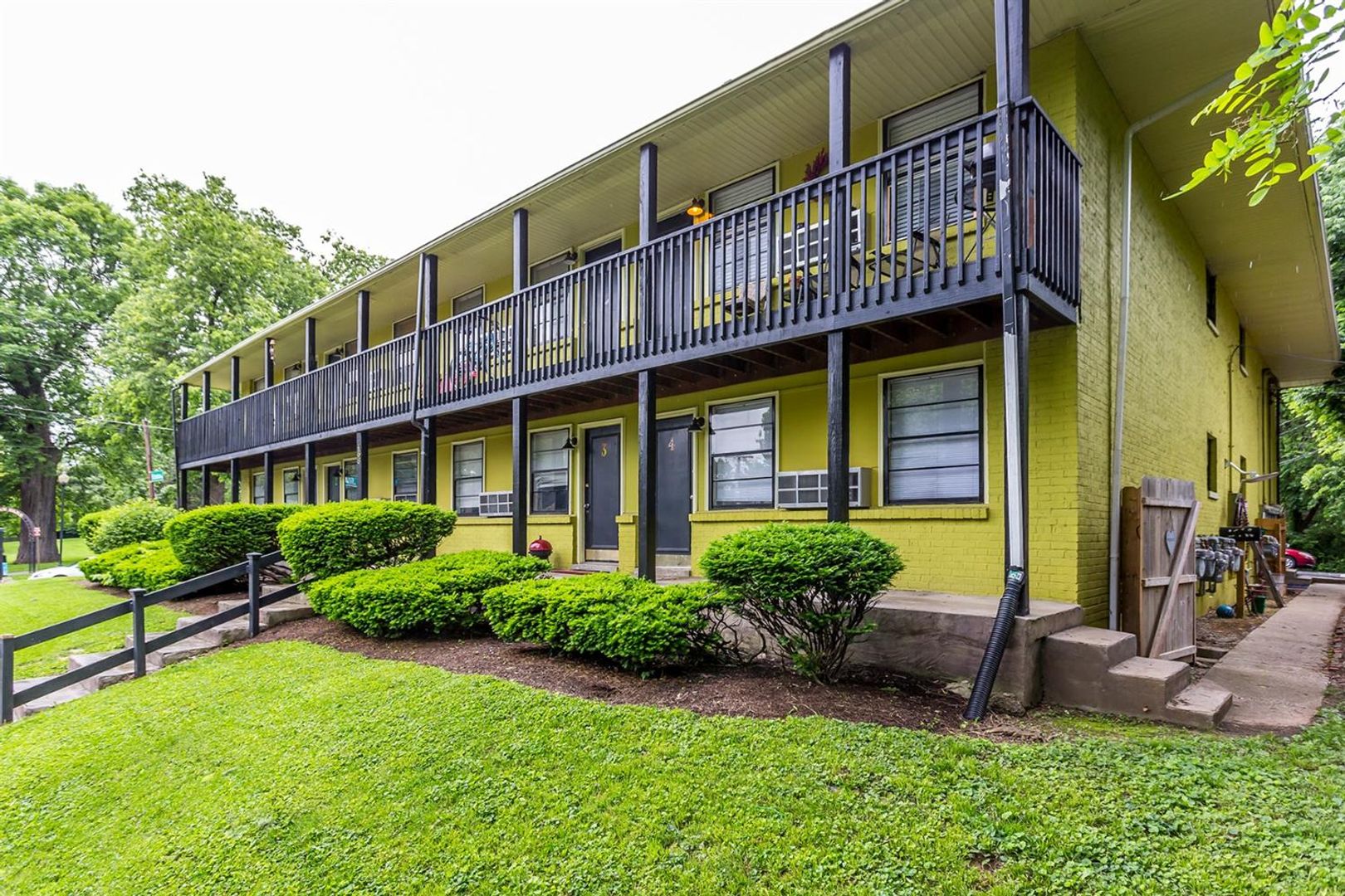 Lexington Apartment: 468 N. Limestone