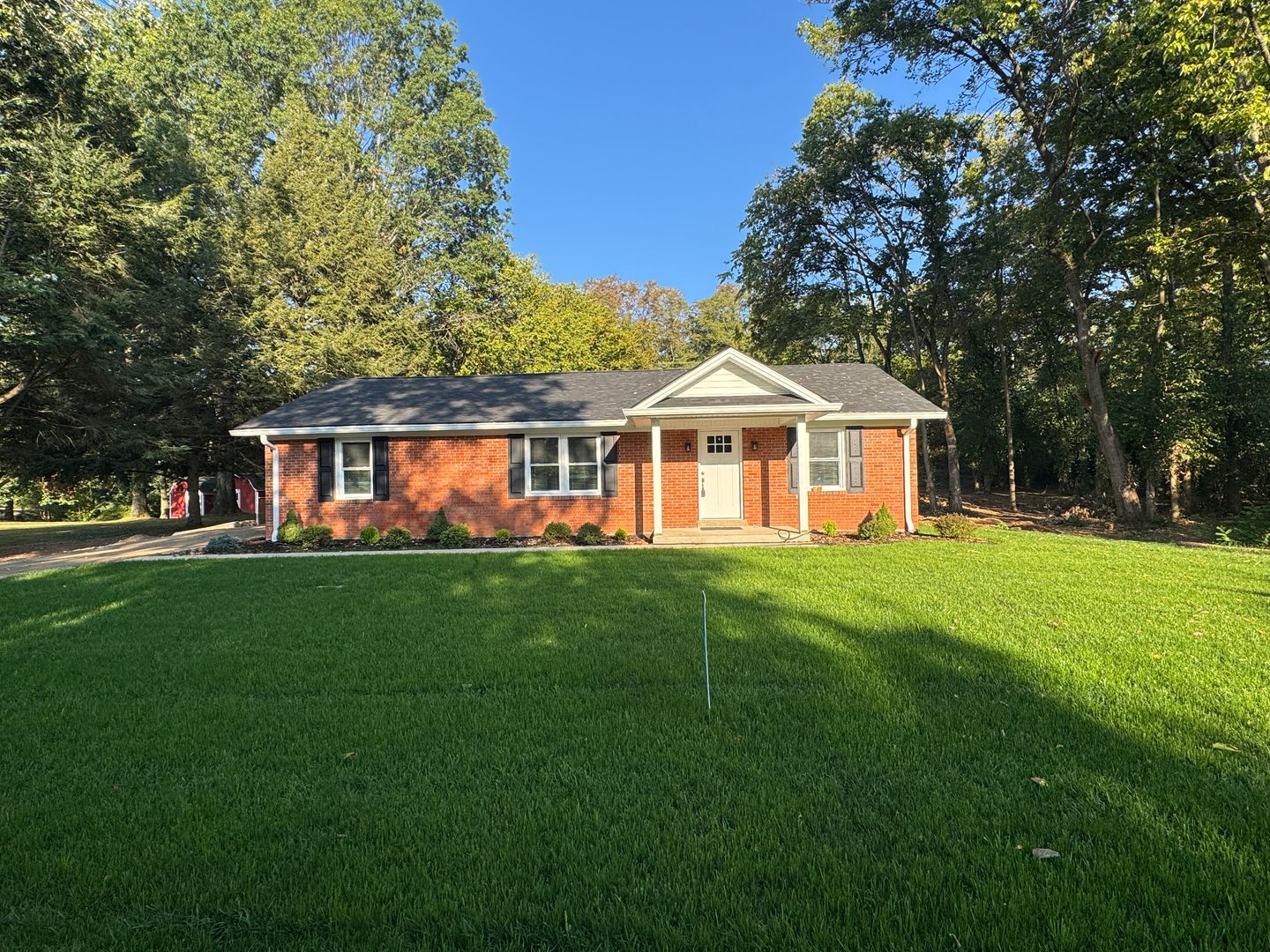 Nicholasville House: 115 Rainbow Drive