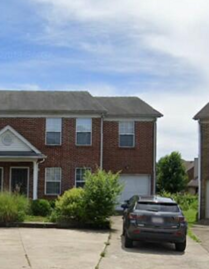 Lexington Townhome: 632 Big Bear Lane