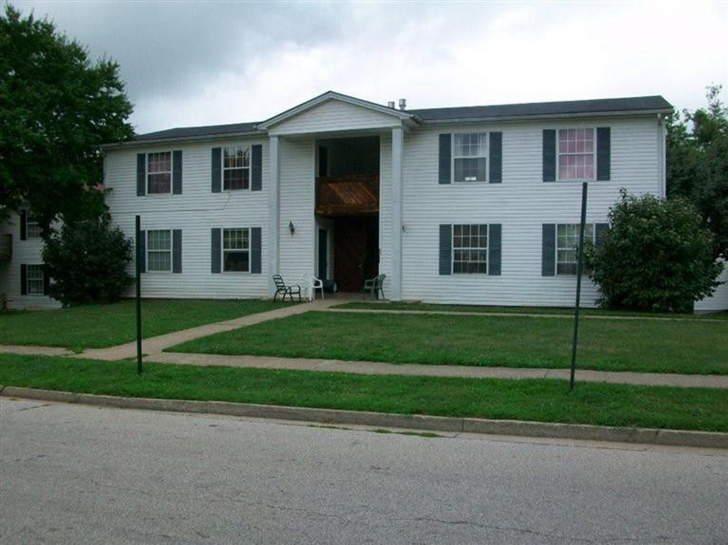 Frankfort Apartment: 247 Centennial 1