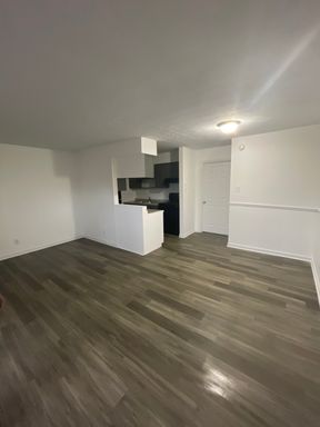 Cozy 1-bedroom, 1-bathroom apartment! – photo 1