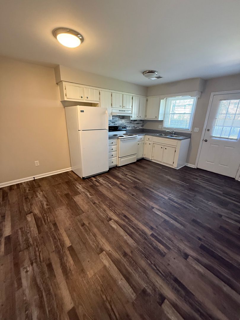 Nicholasville Townhome: 108 E. Edgewood