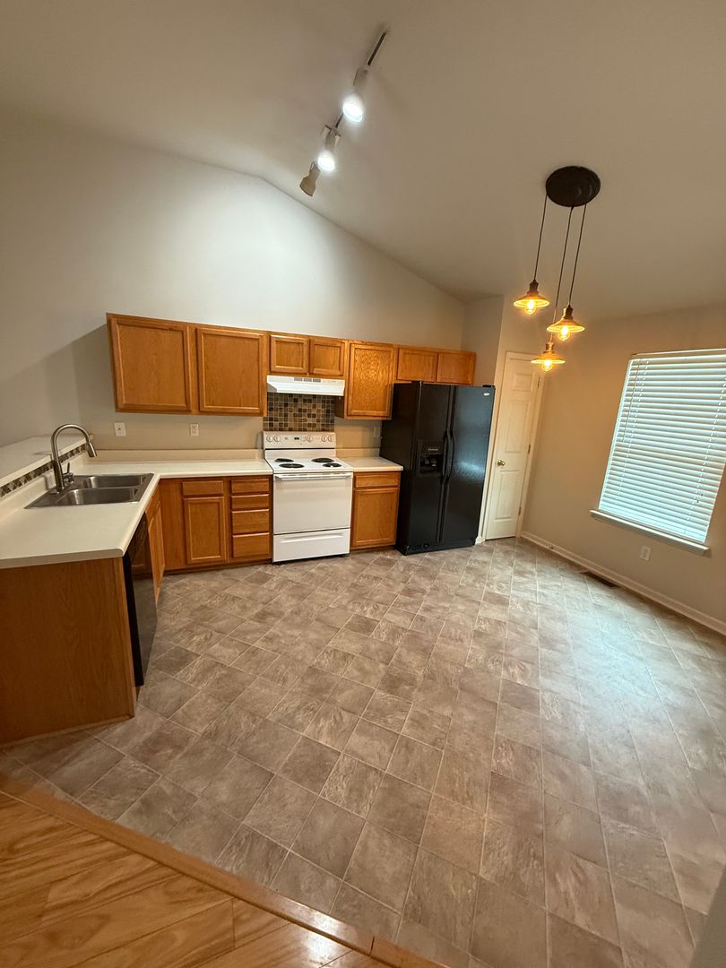 Nicholasville Townhome: 402 Platt Drive