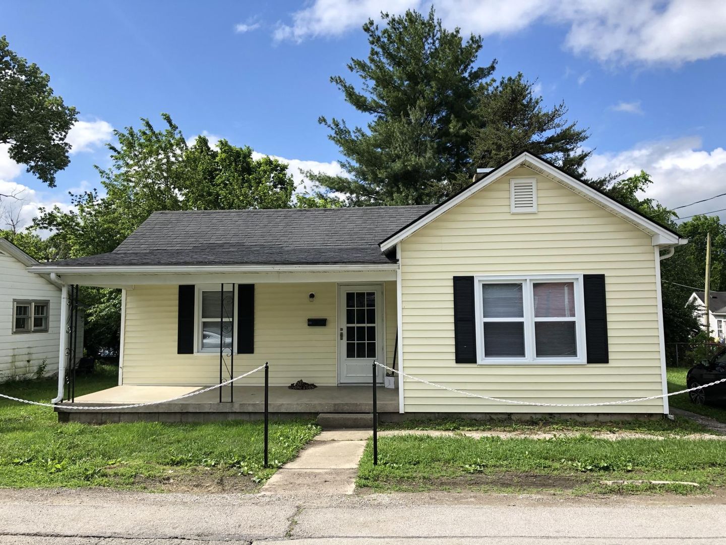 Nicholasville House: 102 Ross Street