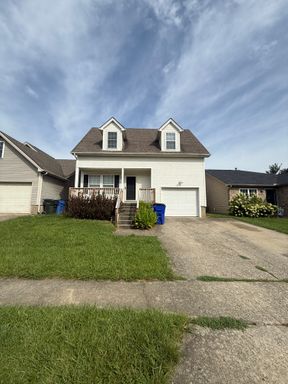 Beautifully updated 2-bedroom, 3-bath home offering over 1,300 sq ft close to Hamburg Pavilion! – photo 1
