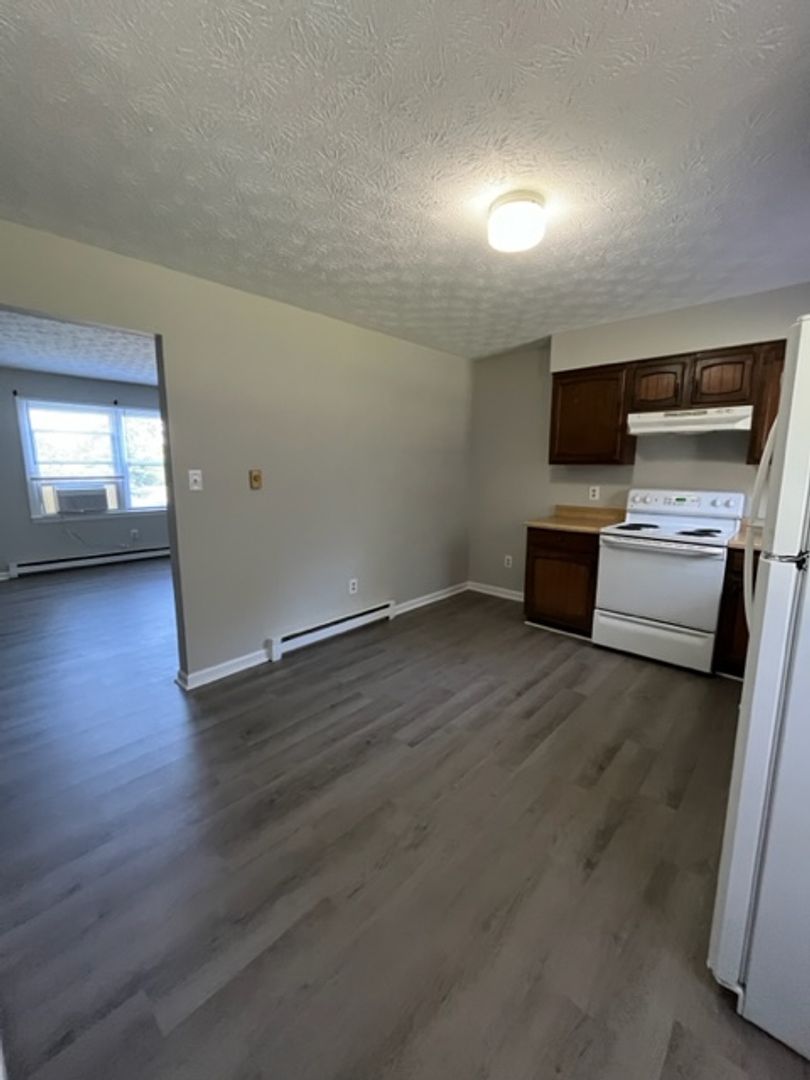 Wilmore Apartment: 314 Walters Ln