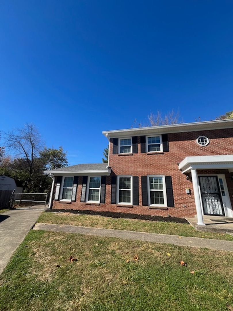 Lexington Townhome: 248 Medlock Road